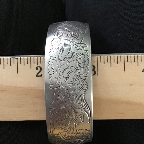 Vintage Pewter Cuff Bracelet Signed Kirk Stieff Carnations January Birth Flower - Picture 9 of 11
